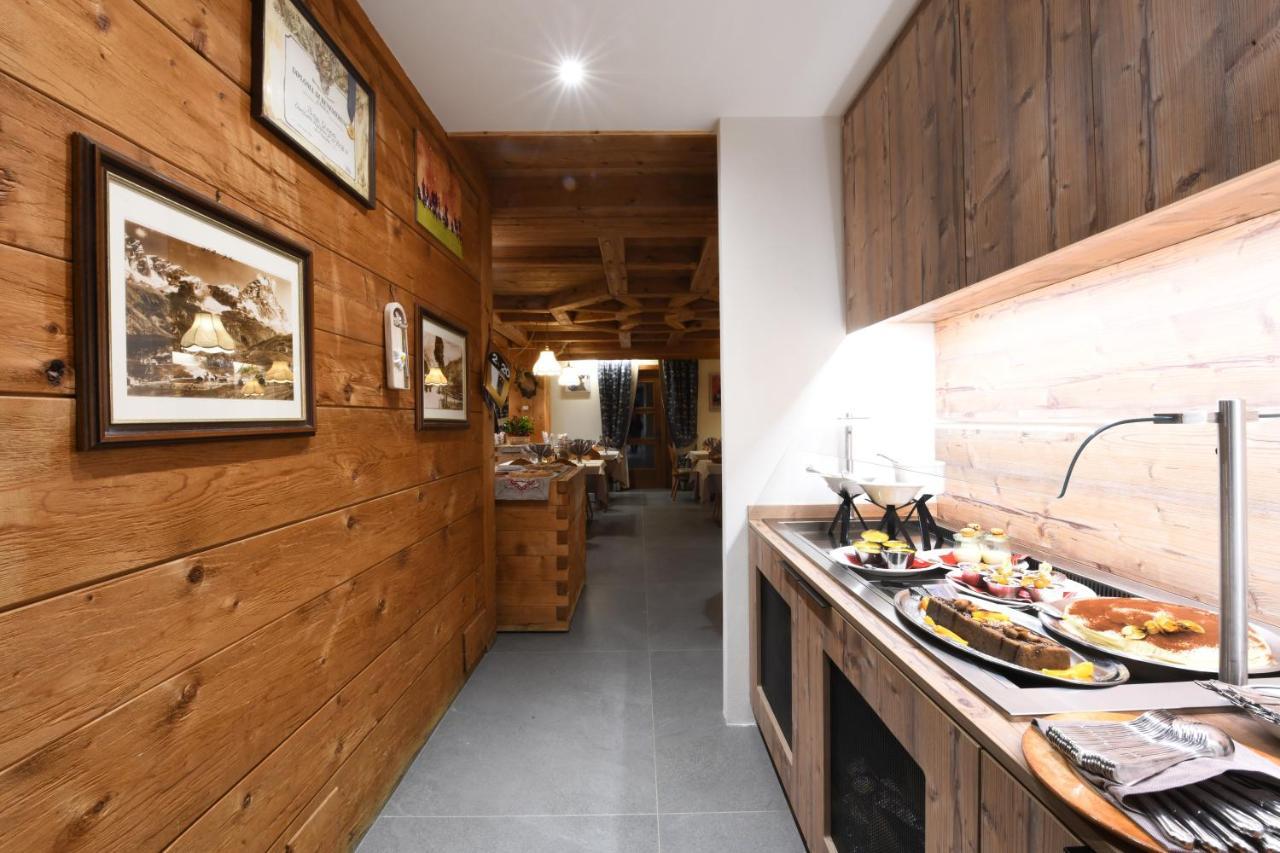 Hotel Rascard Valtournenche Buitenkant foto