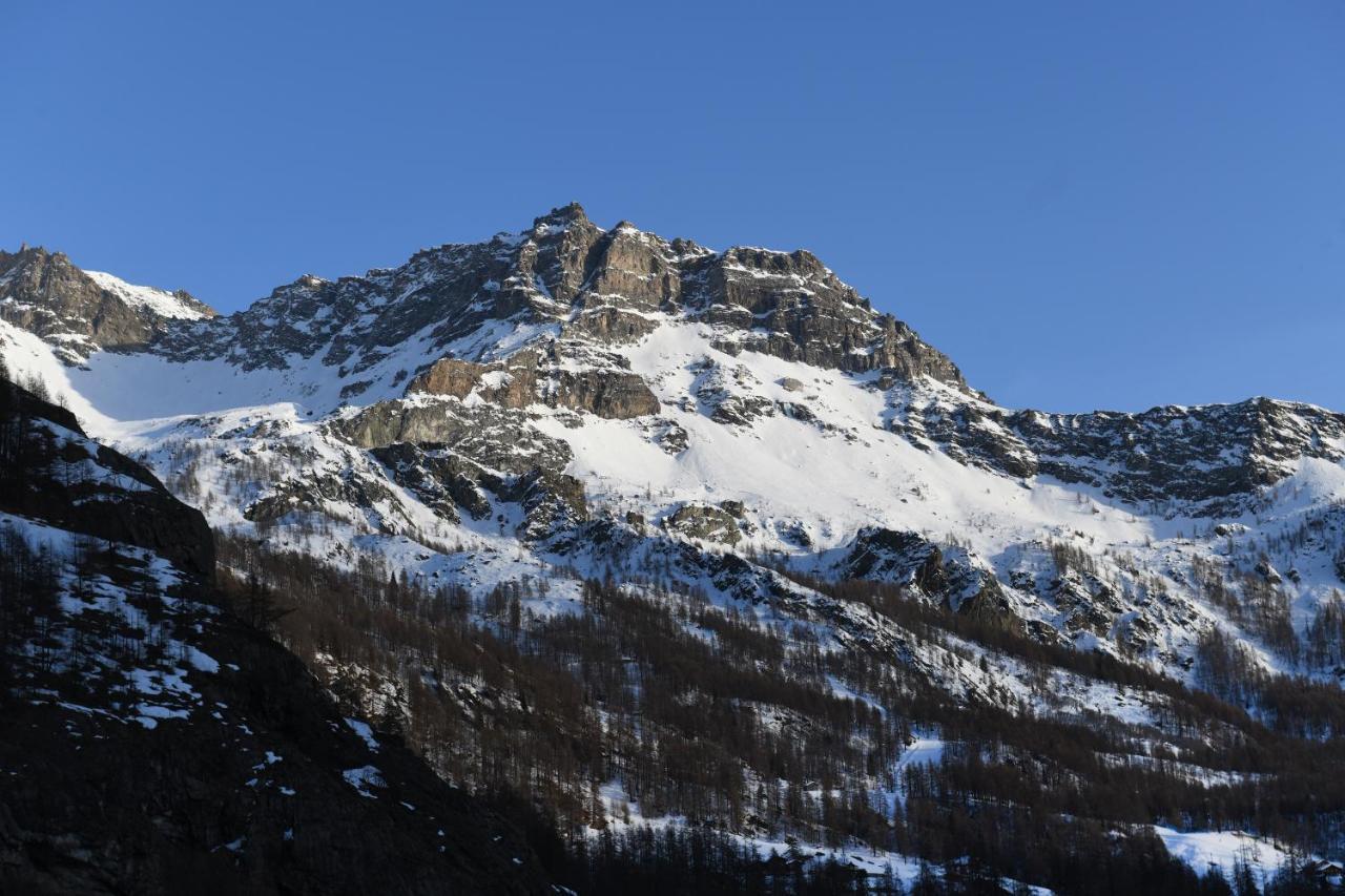 Hotel Rascard Valtournenche Buitenkant foto