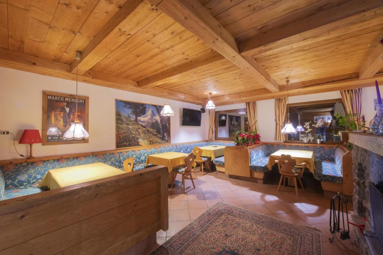 Hotel Rascard Valtournenche Buitenkant foto